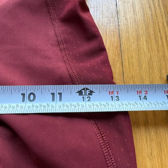 Lululemon Size 2 Deep Rouge Burgundy Body Con Crop Leggings Mesh Trim Yoga Pants - Picture 6 of 10